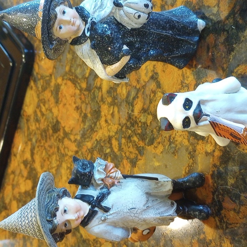Halloween Trio Trick or Treating